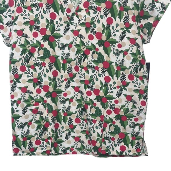 Cassandra O Holiday Print Scrub Top Shirt Womens Small Red Green New - Picture 3 of 9